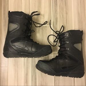 Nike kaiju snowboard boots 9